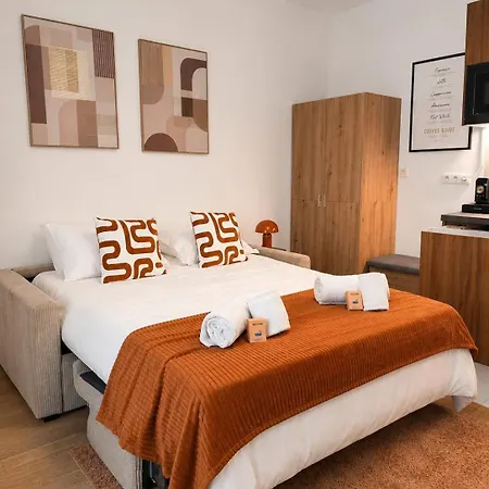 Exclusive Chic Stay! Live Next To The Eiffel Tower