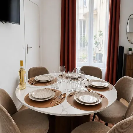 Exclusive Chic Stay! Live Next To The Eiffel Tower *