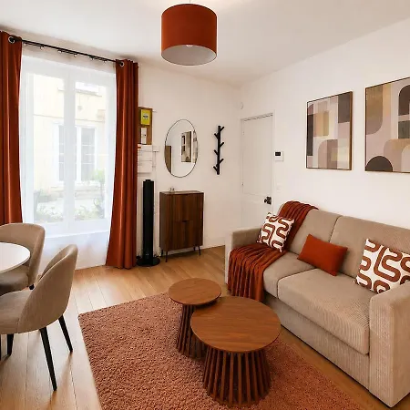 Exclusive Chic Stay! Live Next To The Eiffel Tower *